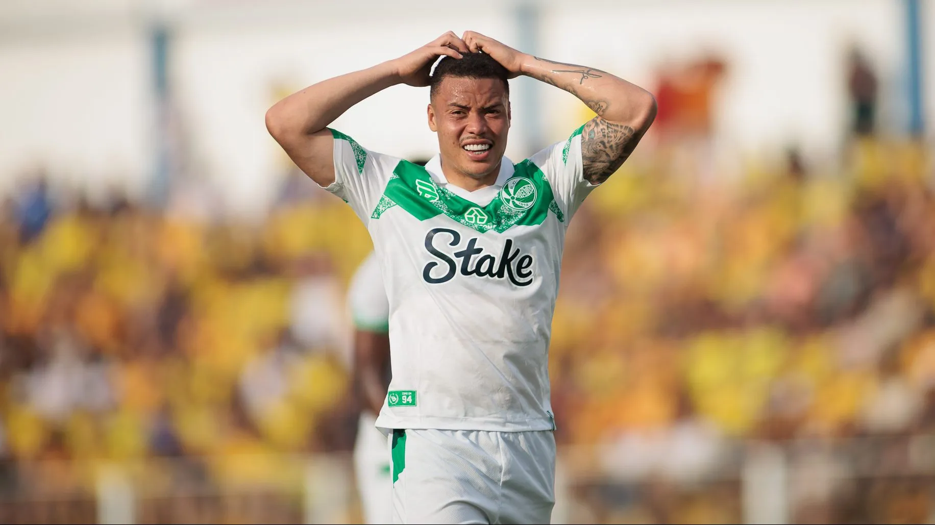 Luis Mandaca interessa ao Botafogo - Foto: Vinicius Silva/AGIF.