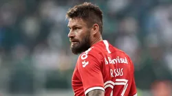 Rafael Sobis em ação pelo Colorado