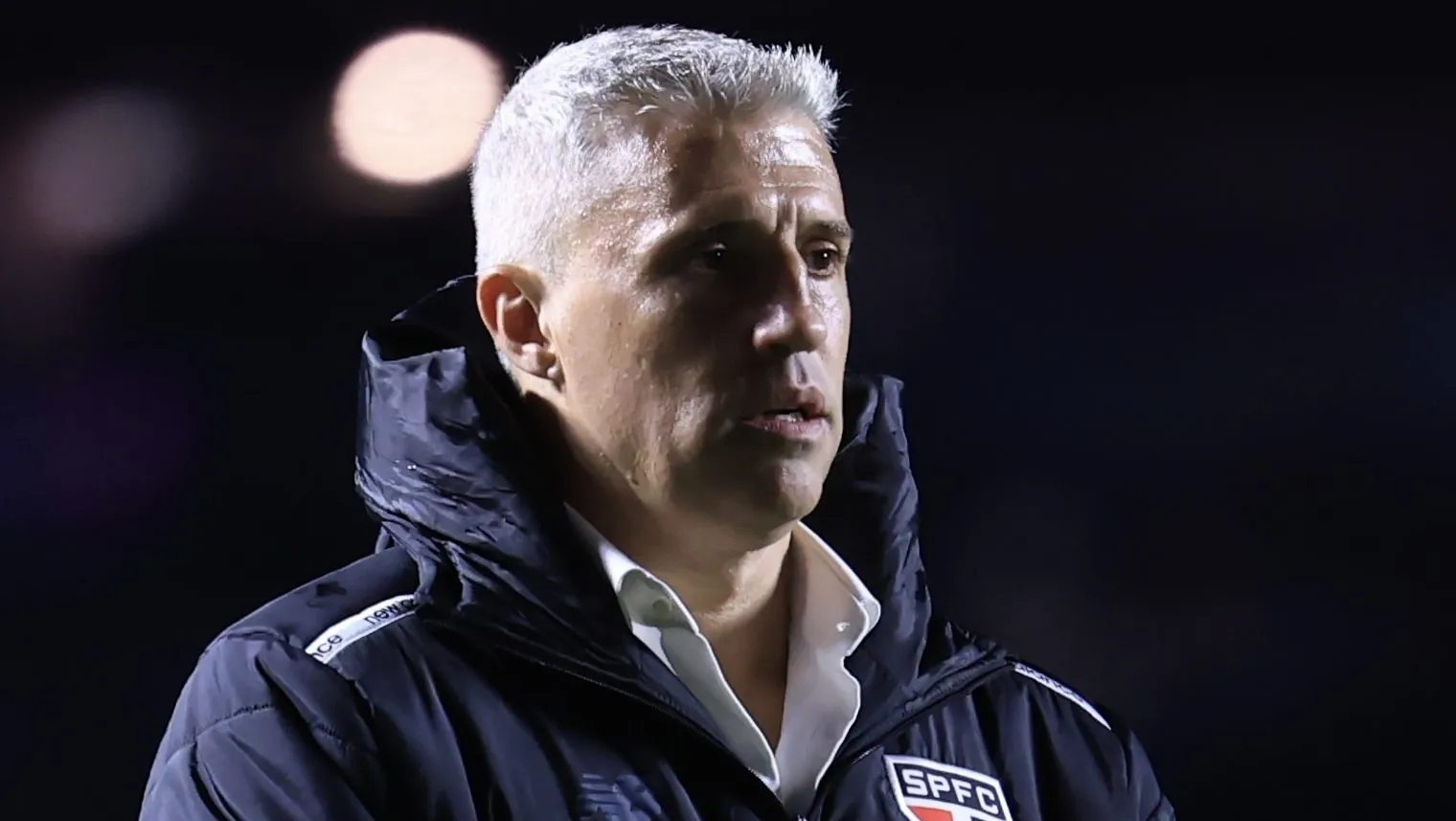 SP – SAO PAULO – 09/08/2025 – BRASILEIRO A 2025, SAO PAULO X VITORIA – Hernan Crespo tecnico do Sao Paulo durante partida contra o Vitoria no estadio Morumbi pelo campeonato Brasileiro A 2025. Foto: Marcello Zambrana/AGIF