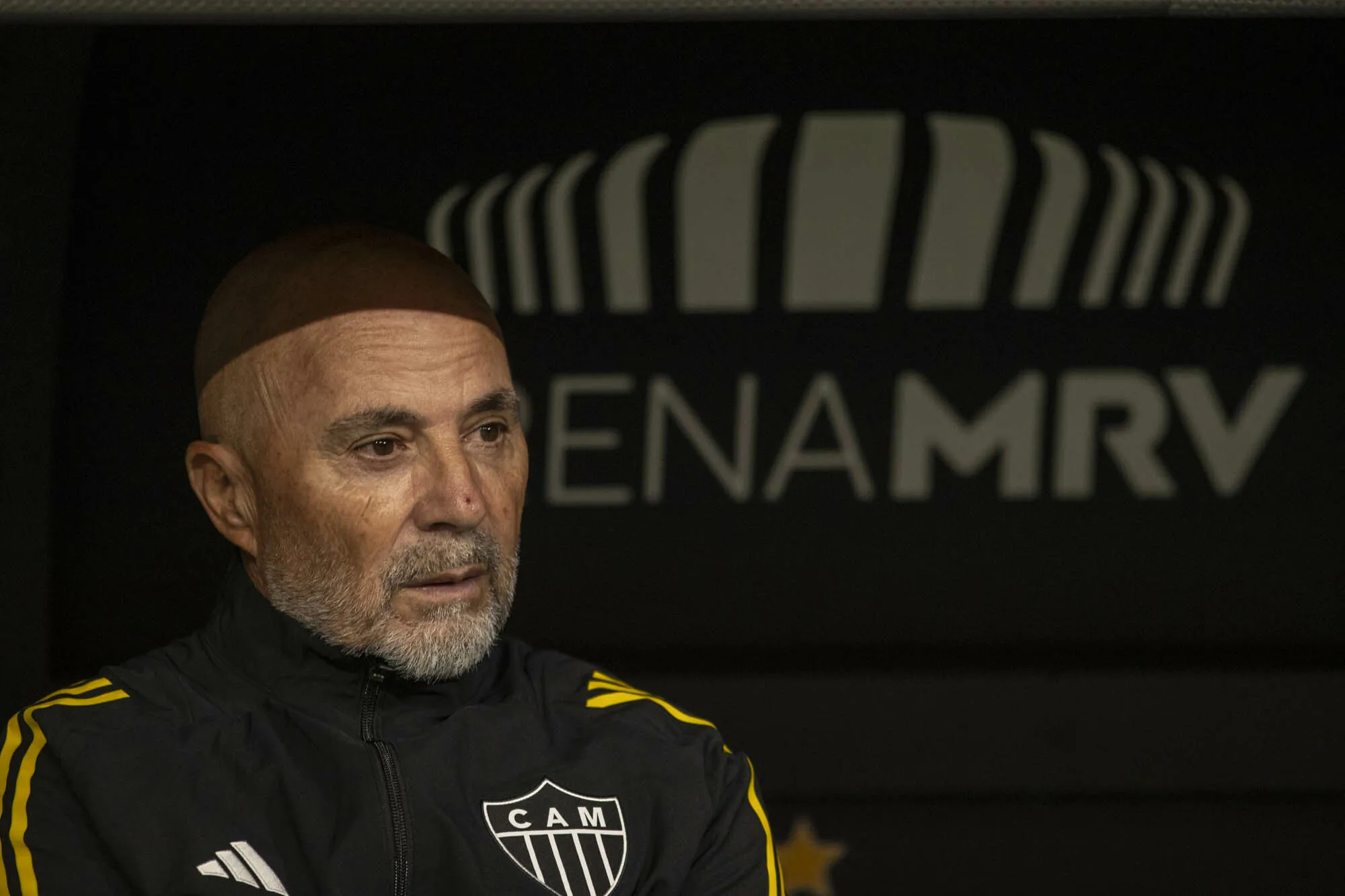 MG – BELO HORIZONTE – 03/12/2025 – BRASILEIRO A 2025, ATLETICO-MG X PALMEIRAS – Sampaoli técnico do Atletico-MG durante partida contra o Palmeiras no estadio Arena MRV pelo campeonato Brasileiro A 2025. Foto: Fernando Moreno/AGIF