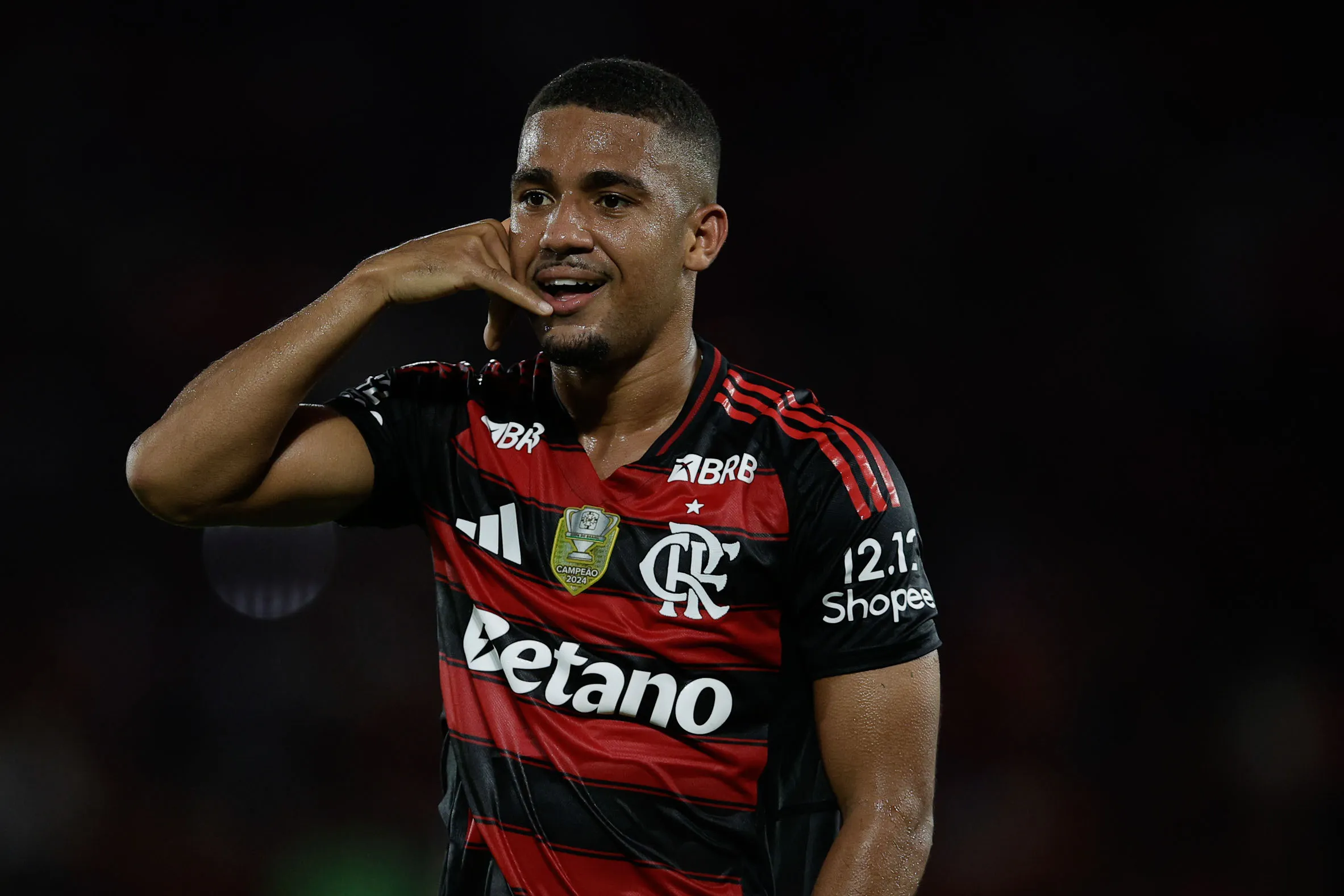 Samuel Lino comemora o gol diante do Ceará. Foto: Andre Mourao/AGIF