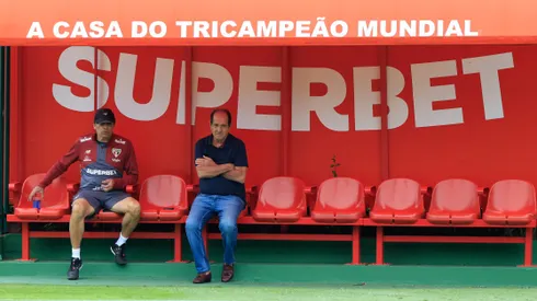 SP - SAO PAULO - 14/11/2025 - TREINO DO SAO PAULO - Milton Cruz (e) e Murici Ramalho dirigente do Sao Paulo durante treino no estadio CT Barra Funda. Foto: Marcello Zambrana/AGIF