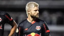 Eduardo Sasha em campo pelo Bragantino. Foto: Abner Dourado/AGIF