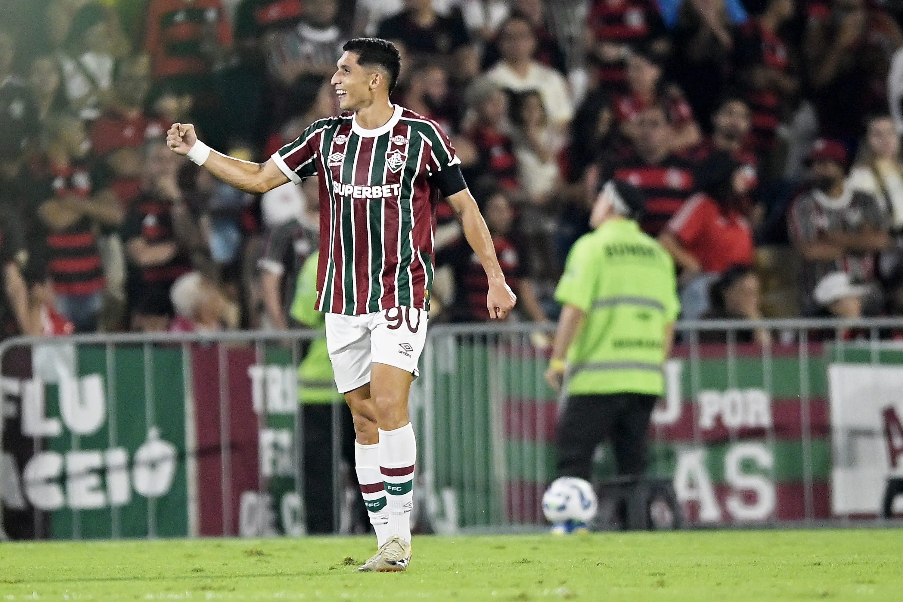 Serna comemora seu gol no clássico contra o Flamengo. Foto: Alexandre Loureiro/AGIF