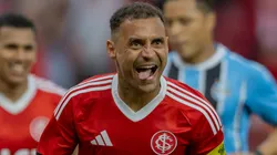 Alan Patrick é a principal esperança do Internacional para continuar na primeira divisão