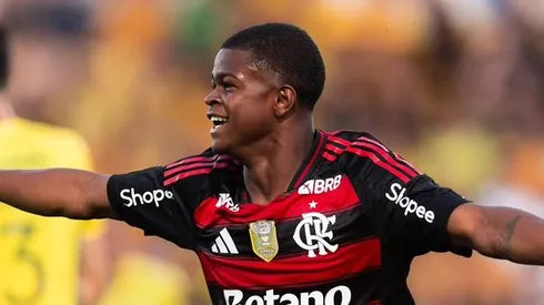 Douglas Telles, atacante do Flamengo em partida pelo campeonato brasileiro (Foto: Caique Coufal / Flamengo)