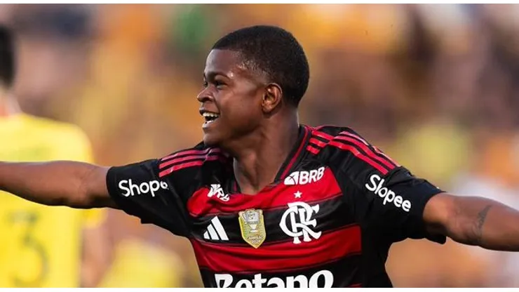 Douglas Telles, atacante do Flamengo em partida pelo campeonato brasileiro (Foto: Caique Coufal / Flamengo)