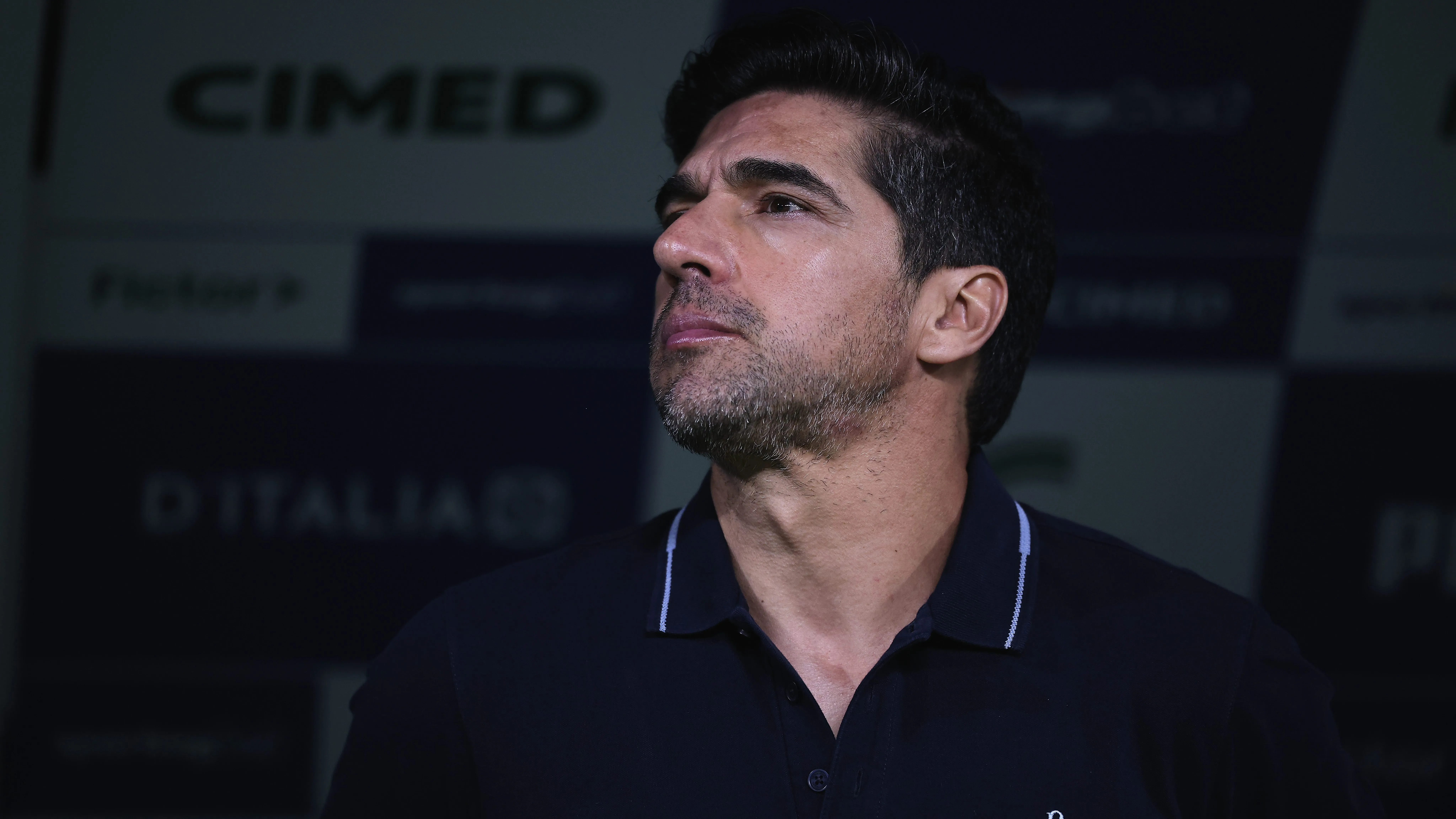Abel Ferreira, técnico do Palmeiras, durante partida contra o Vitoria no estadio Arena Allianz Parque pelo campeonato Brasileiro A 2025. Foto: Ettore Chiereguini/AGIF