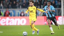 Lucas Lima, jogador do Sport durante partida contra o Grêmio no estadio Arena do Gremio pelo campeonato Brasileiro A 2025. Foto: Maxi Franzoi/AGIF