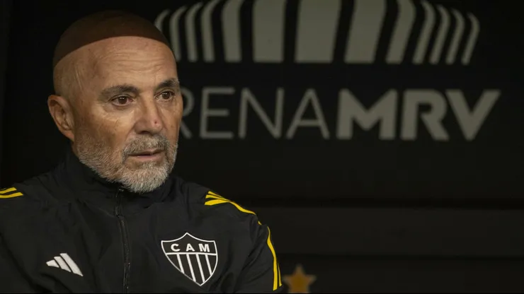 MG - BELO HORIZONTE - 03/12/2025 - BRASILEIRO A 2025, ATLETICO-MG X PALMEIRAS - Sampaoli tecnico do Atletico-MG durante partida contra o Palmeiras no estadio Arena MRV pelo campeonato Brasileiro A 2025. Foto: Fernando Moreno/AGIF