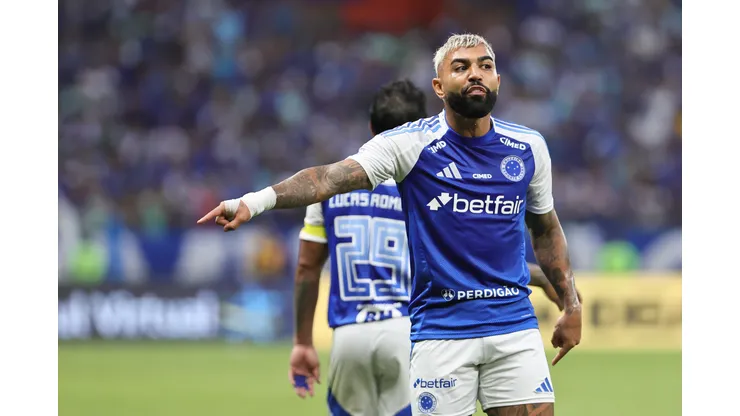 Retrospecto avassalador de Gabigol vira trunfo do Cruzeiro na Vila Belmiro