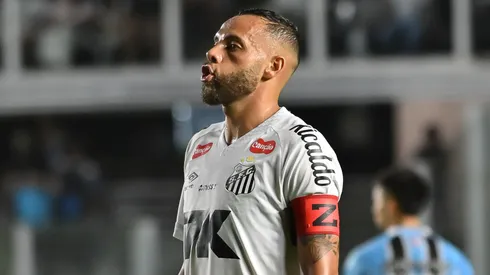 Guilherme quebra silêncio antes da última rodada e revela clima do Santos para evitar queda — Foto Jota ErreAGIF