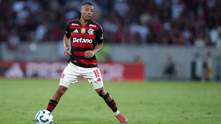 RJ - RIO DE JANEIRO - 31/08/2025 - BRASILEIRO A 2025, FLAMENGO X GREMIO - De La Cruz jogador do Flamengo durante partida contra o Gremio no estadio Maracana pelo campeonato Brasileiro A 2025. Foto: Jorge Rodrigues/AGIF