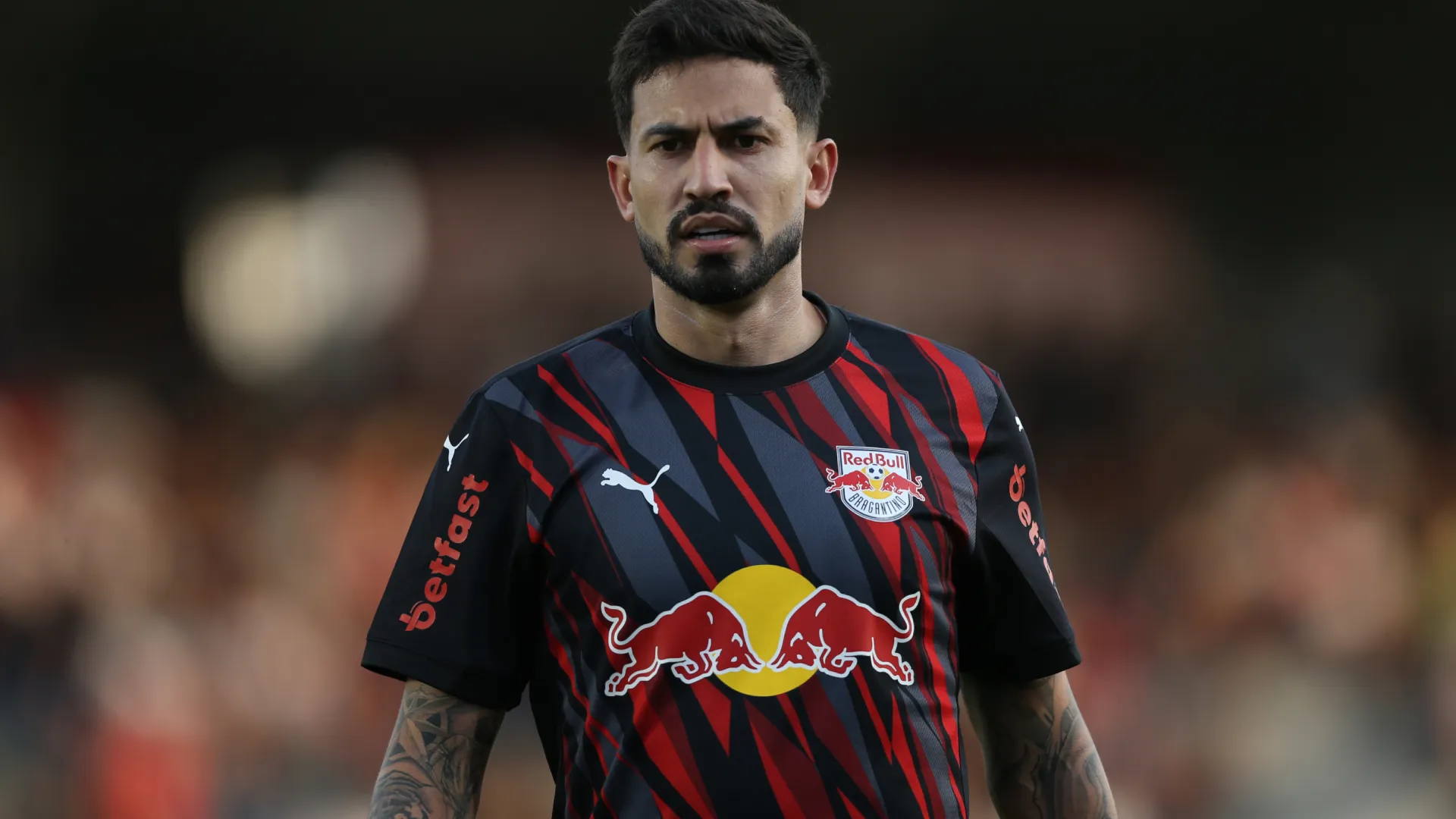 Pedro Henrique irá desfalcar o RB Bragantino contra o Inter – Foto: Marlon Costa/AGIF