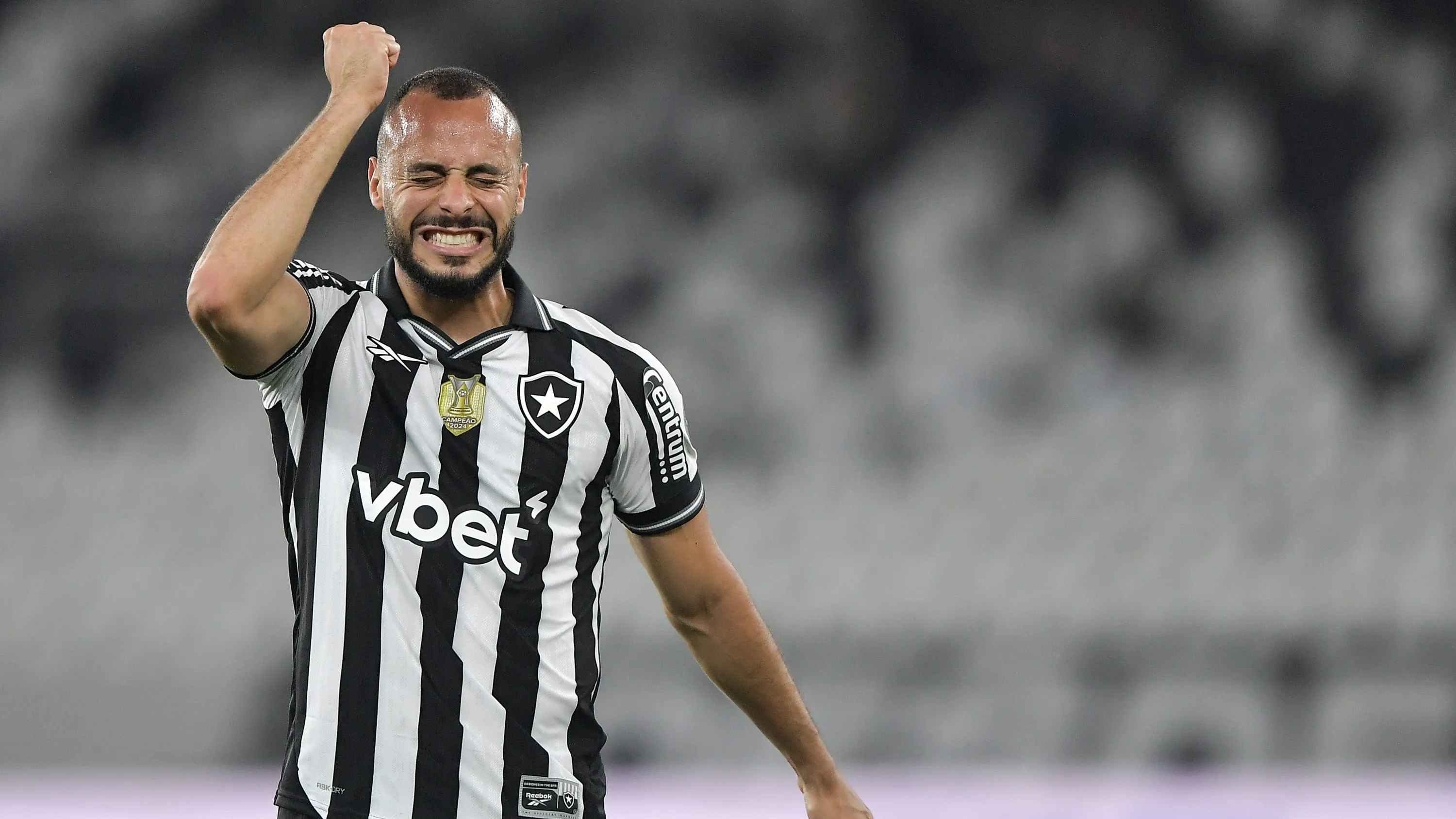 Arthur Cabral jogador do Botafogo durante partida contra o Bahia no estadio Engenhao pelo campeonato Brasileiro A 2025. Foto: Thiago Ribeiro/AGIF