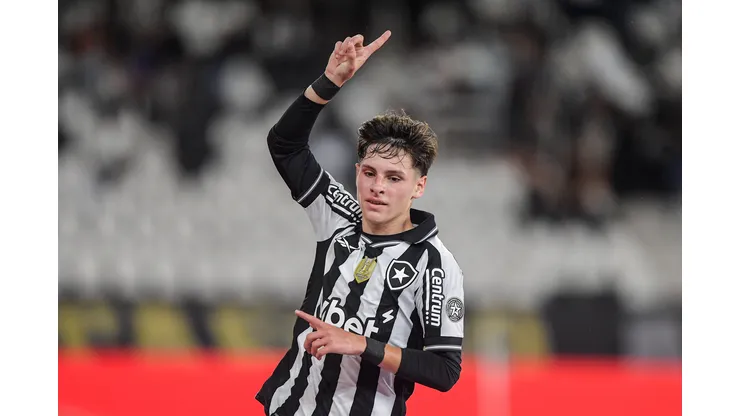 Montoro jogador do Botafogo comemora seu gol durante partida contra o Mirassol no estadio Engenhao pelo campeonato Brasileiro A 2025. Foto: Thiago Ribeiro/AGIF