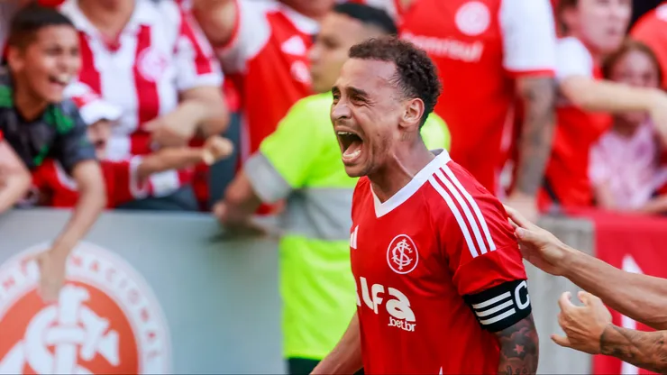 Alan Patrick comemora seu gol. Foto: Luiz Erbes/AGIF