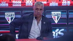 Crespo, técnico do São Paulo, durante coletiva no estádio Barradão pelo campeonato Brasileiro A 2025. Foto: Marcio Jose/AGIF