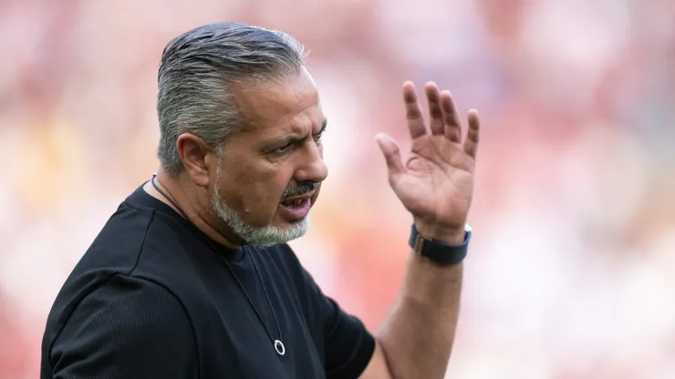 Boto deve tomar uma decisão sobre o jogador