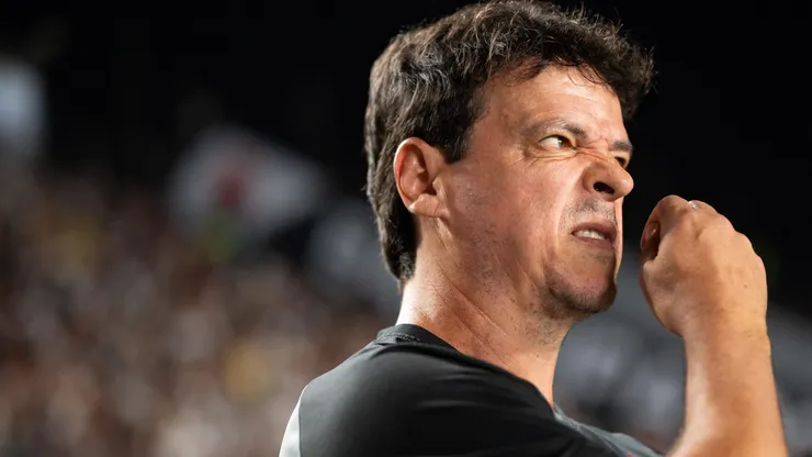 Fernando Diniz, técnico do Vasco, durante partida contra o Internacional no estadio Sao Januario pelo campeonato Brasileiro A 2025. Foto: Jorge Rodrigues/AGIF