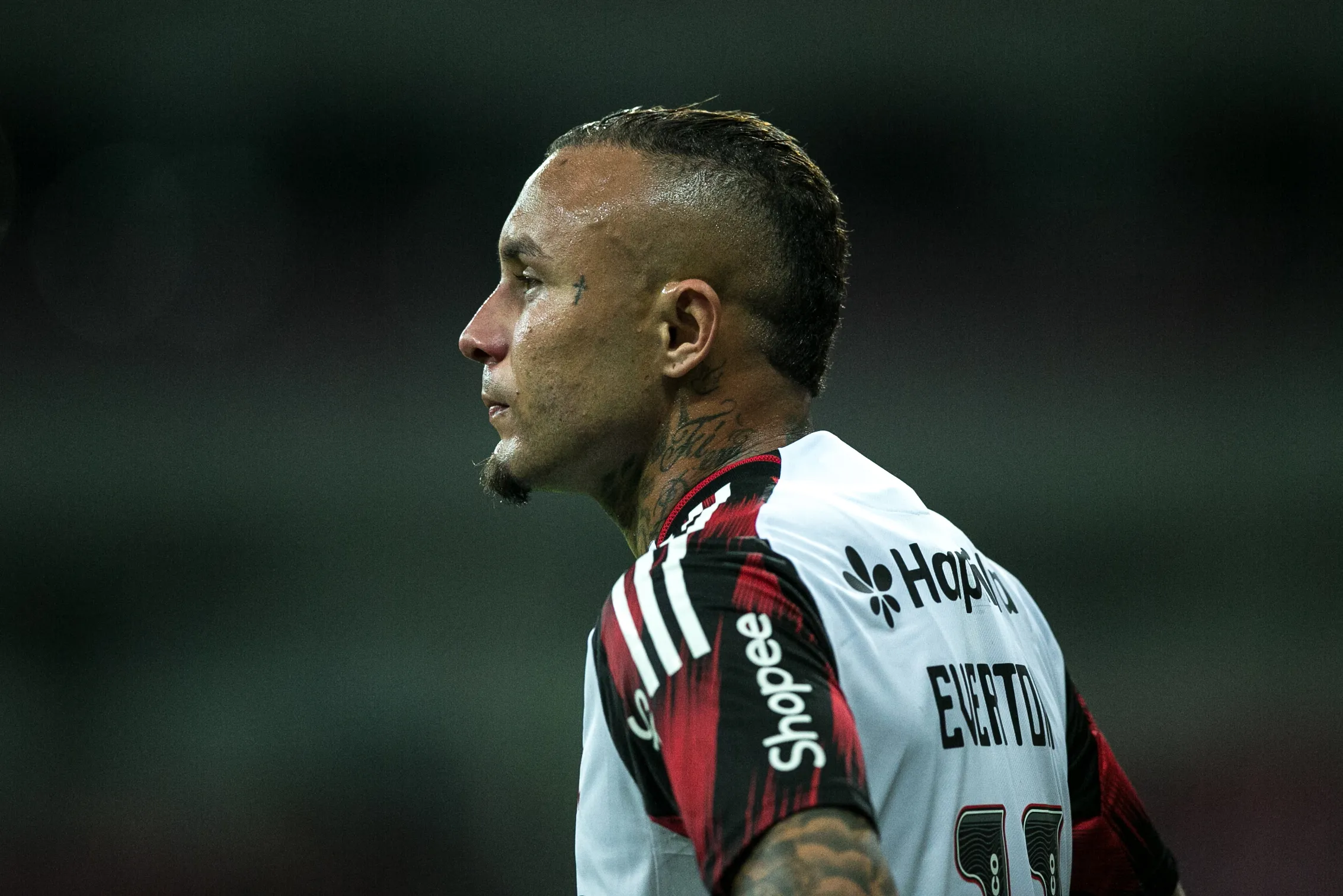 Everton Cebolinha jogador do Flamengo durante a partida contra o Sport na Arena de Pernambuco, pelo Campeonato Brasileiro A 2025. Foto: Marlon Costa/AGIF