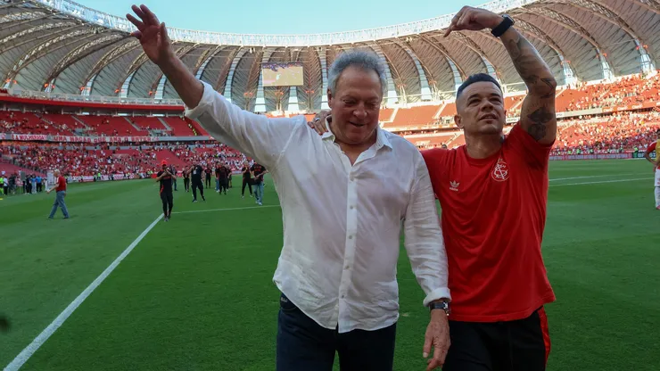 Abel Braga e D'Alessandro comemoraram permanência do Inter