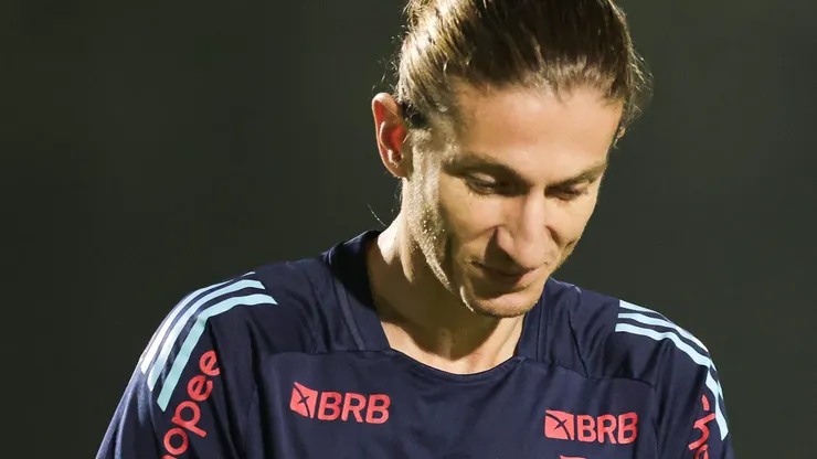 Filipe Luís no comando do Flamengo - Foto: Gilvan de Souza e Adriano Fontes/Flamengo
