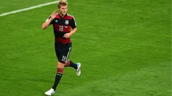 Toni Kroos comemorando um dos gols no histórico 7 a 1 sobre o Brasil em 2014