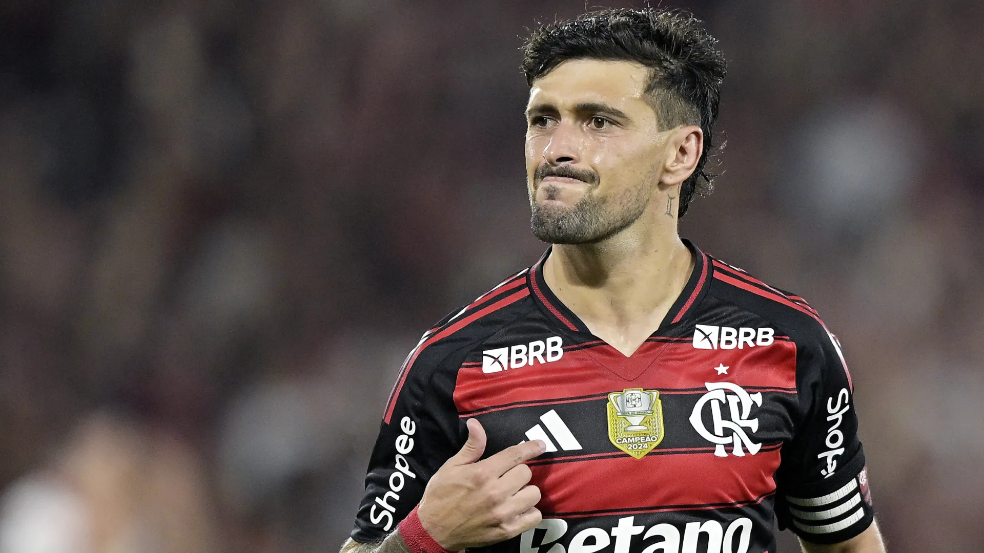 Arrascaeta foi escolhido no ‘time ideal’ do comentarista – Foto: Alexandre Loureiro/AGIF