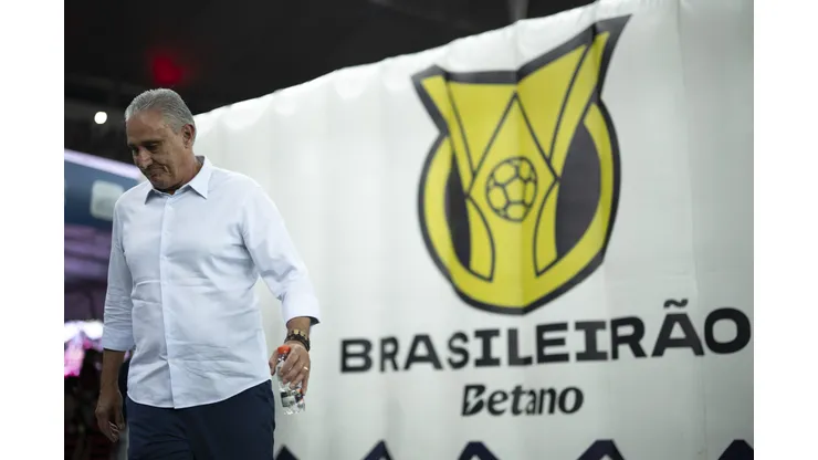 RJ - RIO DE JANEIRO - 15/09/2024 - BRASILEIRO A 2024, FLAMENGO X VASCO - Tite tecnico do Flamengo durante partida contra o Vasco no estadio Maracana pelo campeonato Brasileiro A 2024. Foto: Jorge Rodrigues/AGIF