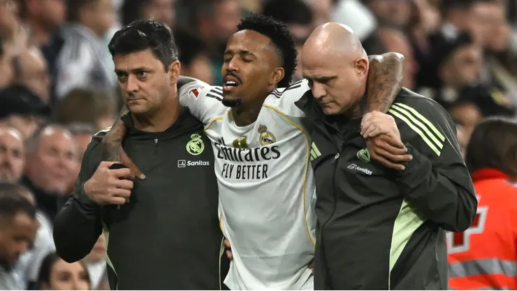 Éder Militão sofre grave lesão pelo Real Madrid. (Photo by Denis Doyle/Getty Images)