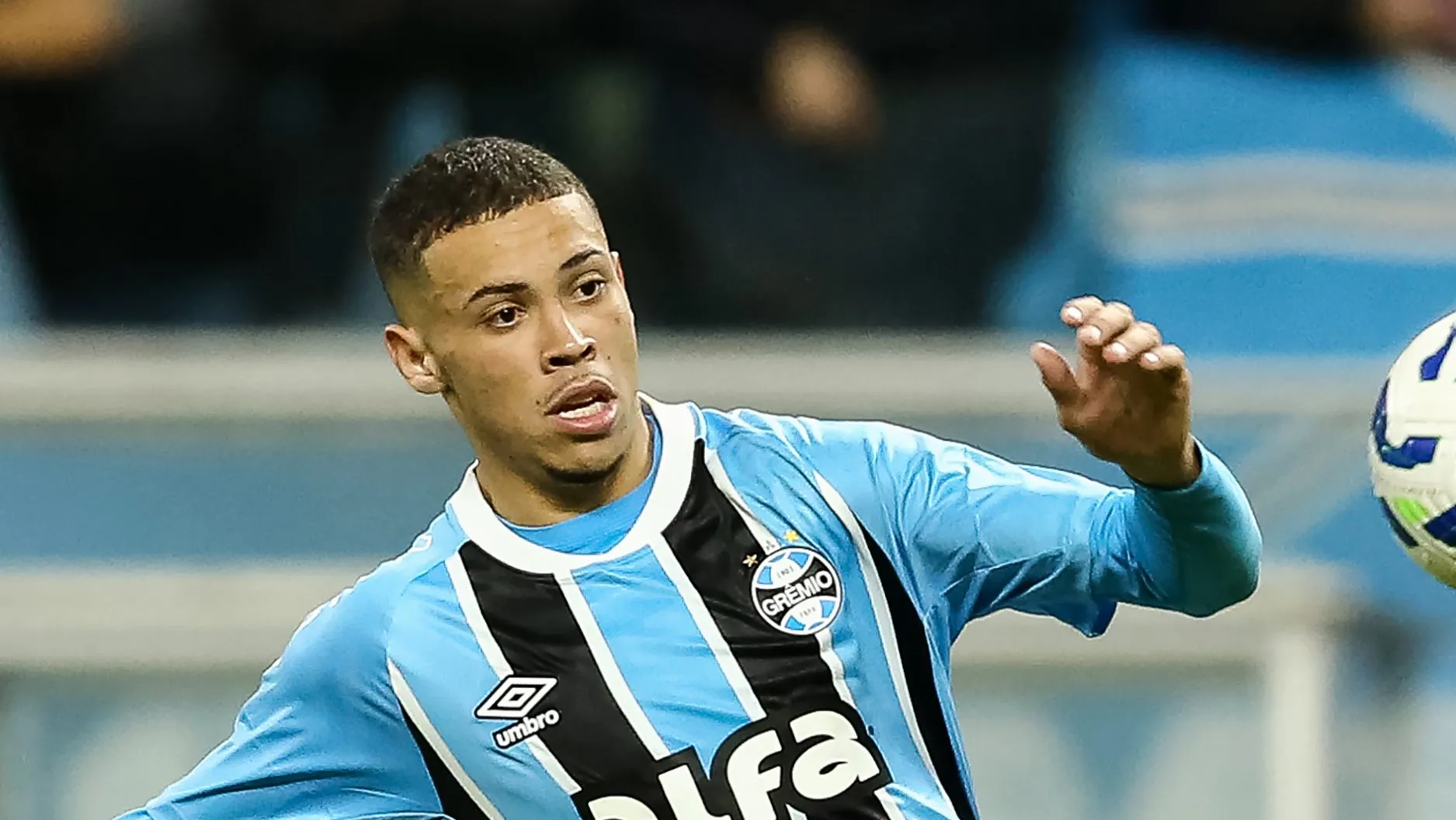 Foto:  Pedro H. Tesch/Getty Images – Alysson é uma jovem promessa da base gremista.