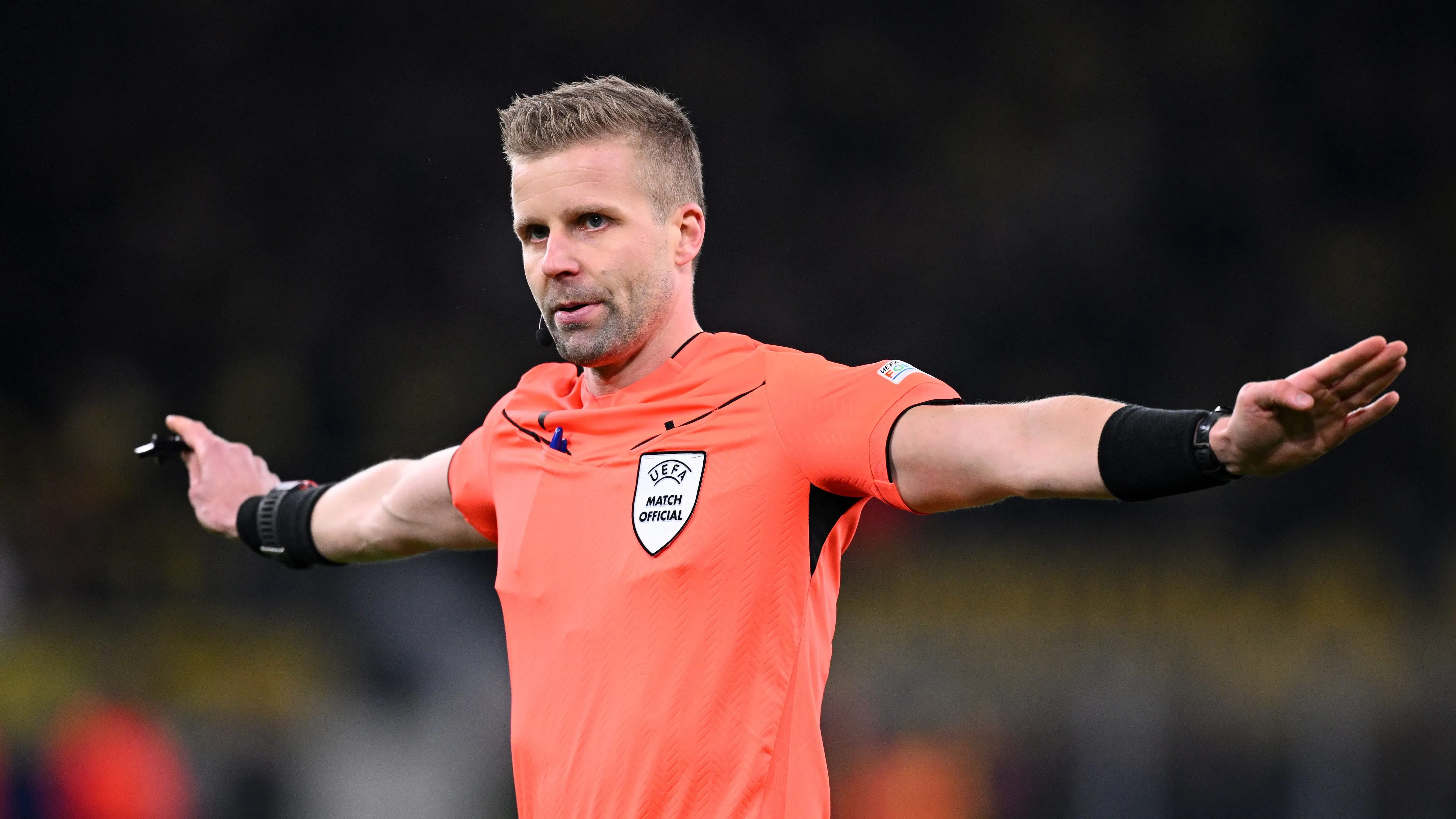 Glenn Nyberg em partida da UEFA. (Photo by Stuart Franklin/Getty Images)