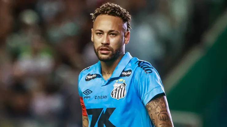Neymar repete 2009 e termina uma temporada sem conquistar títulos - Luiz Erbes/AGIF
