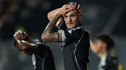 Vegetti jogador do Vasco lamenta durante partida contra o Mirassol no estadio Sao Januario pelo campeonato Brasileiro A 2025. Foto: Jorge Rodrigues/AGIF