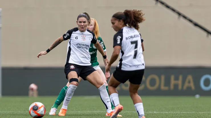 Gabi Zanotti em lance da final do Paulistão Feminino - Foto: Rebeca Reis/Ag.Paulistão