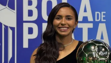 Zagueira Mariza, do Corinthians, durante premiação da Bola de Prata ESPN