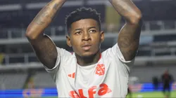 Vitão, zagueiro do Inter em partida pelo campeonato brasileiro (Foto: Ricardo Duarte / Internacional)