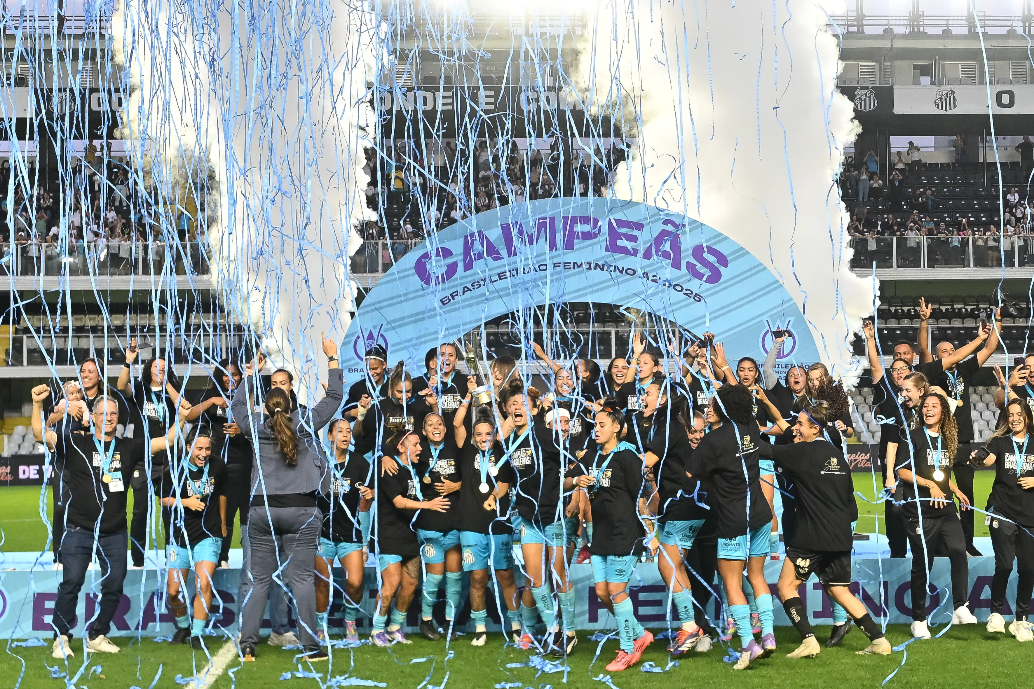Campeãs da Série A2. Foto: Jota Erre/AGIF