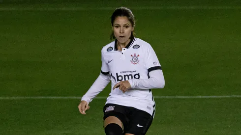 Érika, zagueira do Corinthians. Foto: Rebeca Reis/AGIF