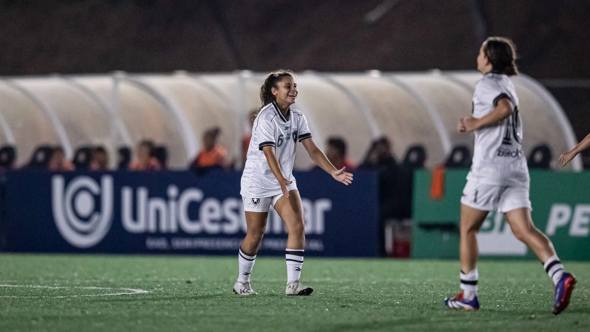 Jogadoras do Botafogo celebram vitória na Copinha Feminina
