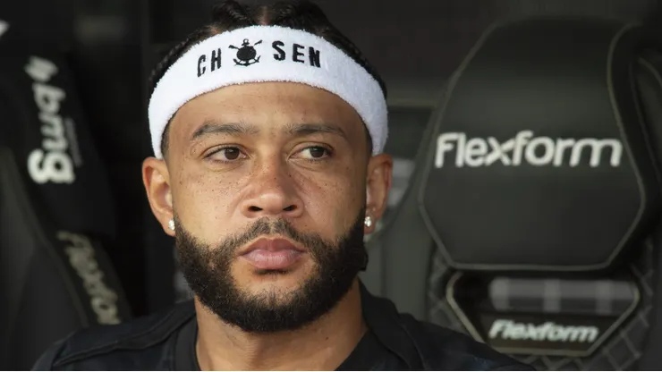 Memphis Depay jogador do Corinthians no Brasileirão - Foto: Anderson Romao/AGIF