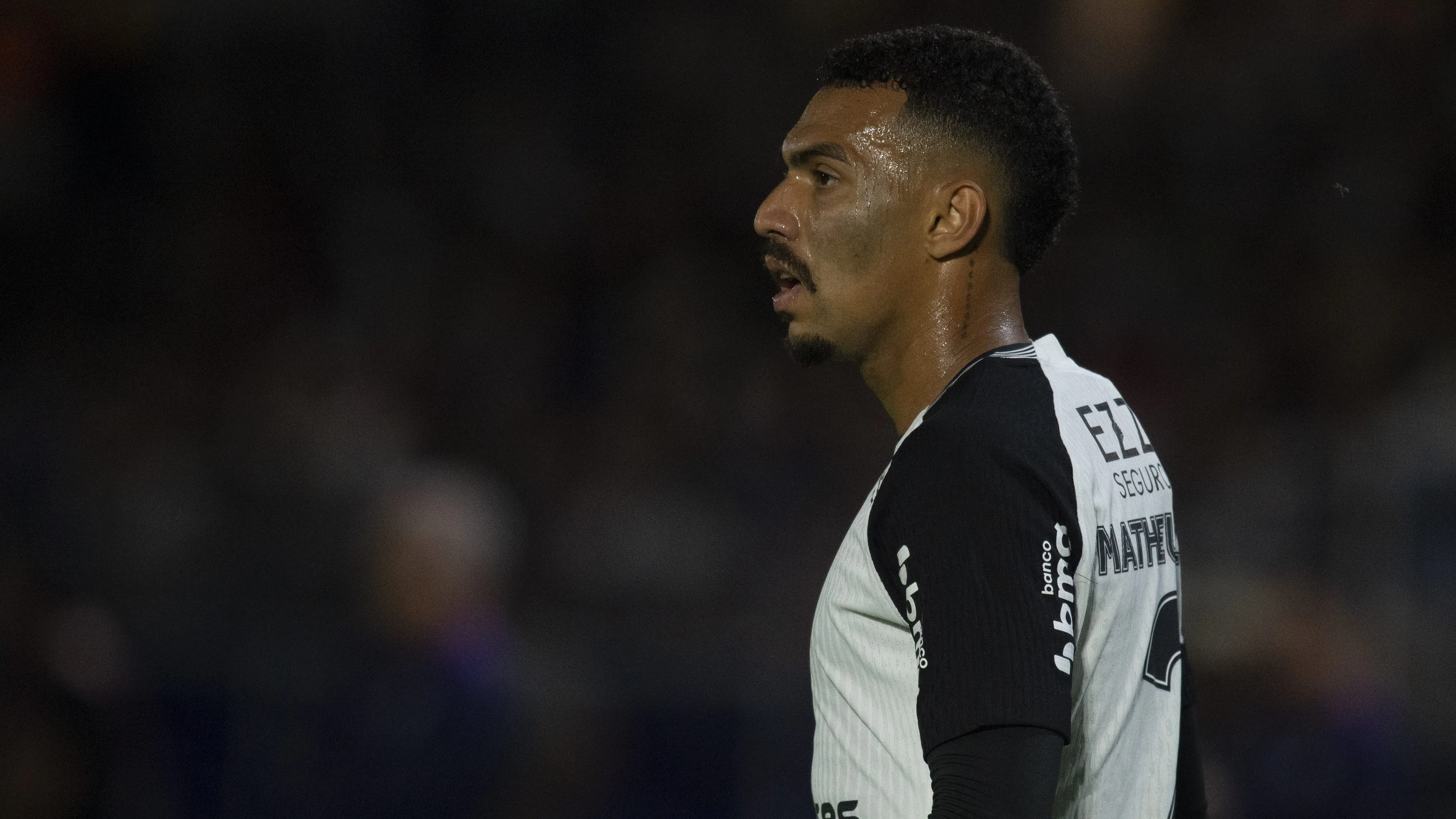 Matheuzinho durante partida válida pelo Campeonato Brasileiro – Foto: Anderson Romão/AGIF