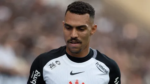 Matheuzinho, lateral do Corinthians, em partida válida pelo Campeonato Brasileiro