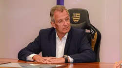 Presidente do Flamengo durante reunião no clube