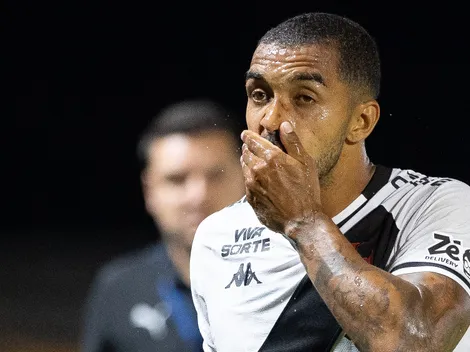 Paulo Henrique celebra melhor momento na carreira