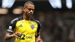 MG - BELO HORIZONTE - 15/10/2025 - BRASILEIRO A 2025, ATLETICO-MG X CRUZEIRO - Caio Paulista jogador do Atletico-MG durante aquecimento antes da partida contra o Cruzeiro no estadio Arena MRV pelo campeonato Brasileiro A 2025. Foto: Gilson Lobo/AGIF