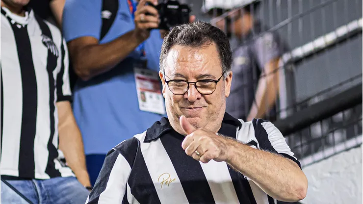 Marcelo Teixeira durante partida na Vila Belmiro.
