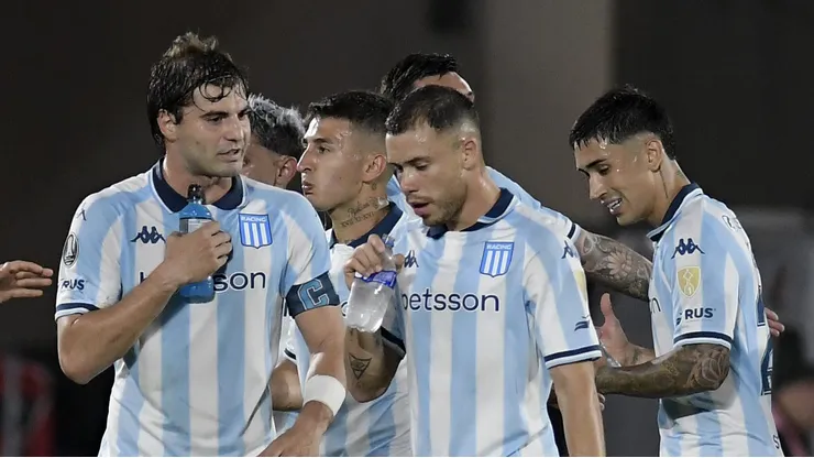 Santiago Sosa, volante do Racing, da Argentina - Foto: Dhavid Normando/Getty Images