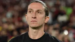 Filipe Luís solta duras críticas ao uso do gramado sintético em meio à discussão entre BAP e Leila